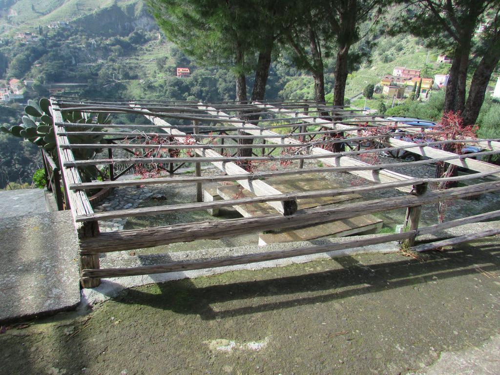 Rifugio Dei Tre Pini Guest House Castelmola Eksteriør bilde
